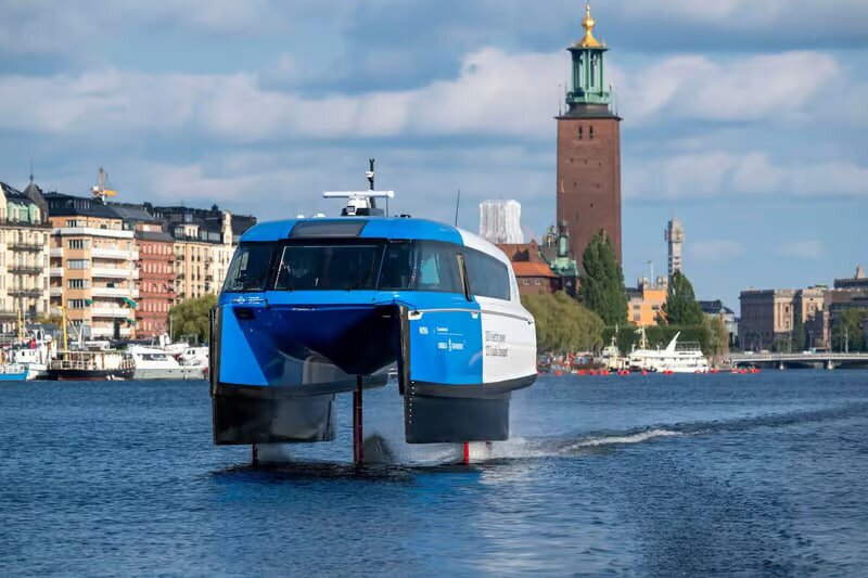 قایق برقی پرنده